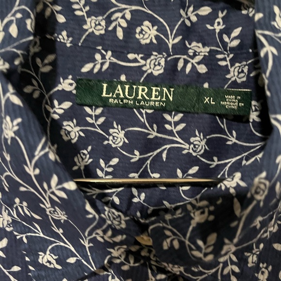 Lauren Ralph Lauren Women’s XL Navy Blue Floral lightweight button up Shirt EUC - Picture 2 of 9